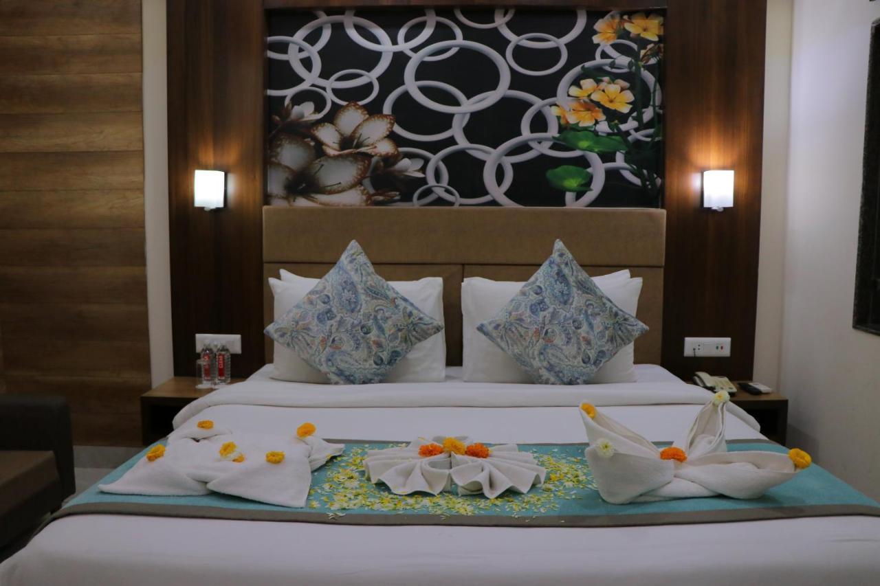 Hotel Clarks Inn Express Bharatpur Eksteriør billede